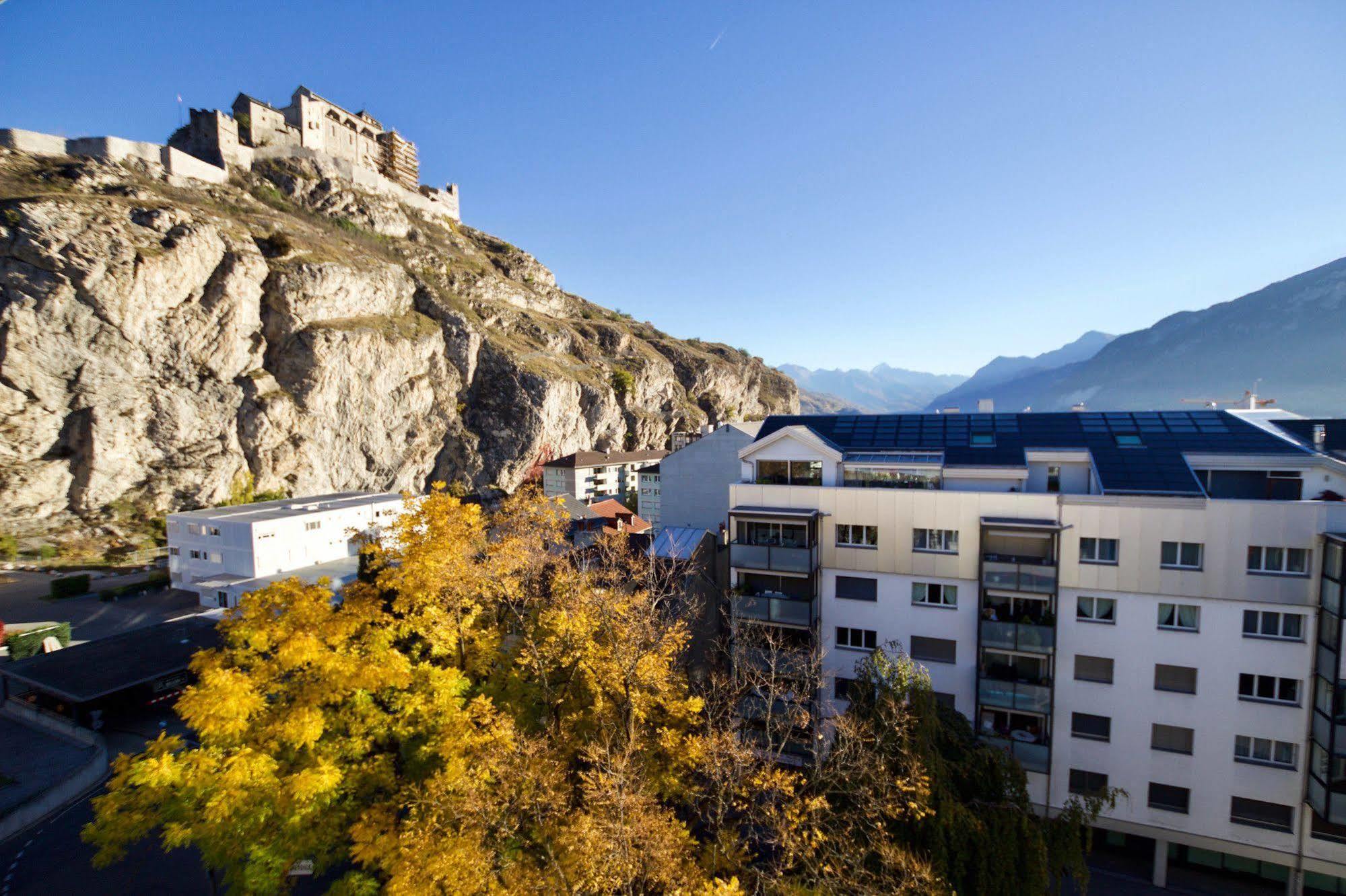 Hotel Du Rhone ซิยง ภายนอก รูปภาพ
