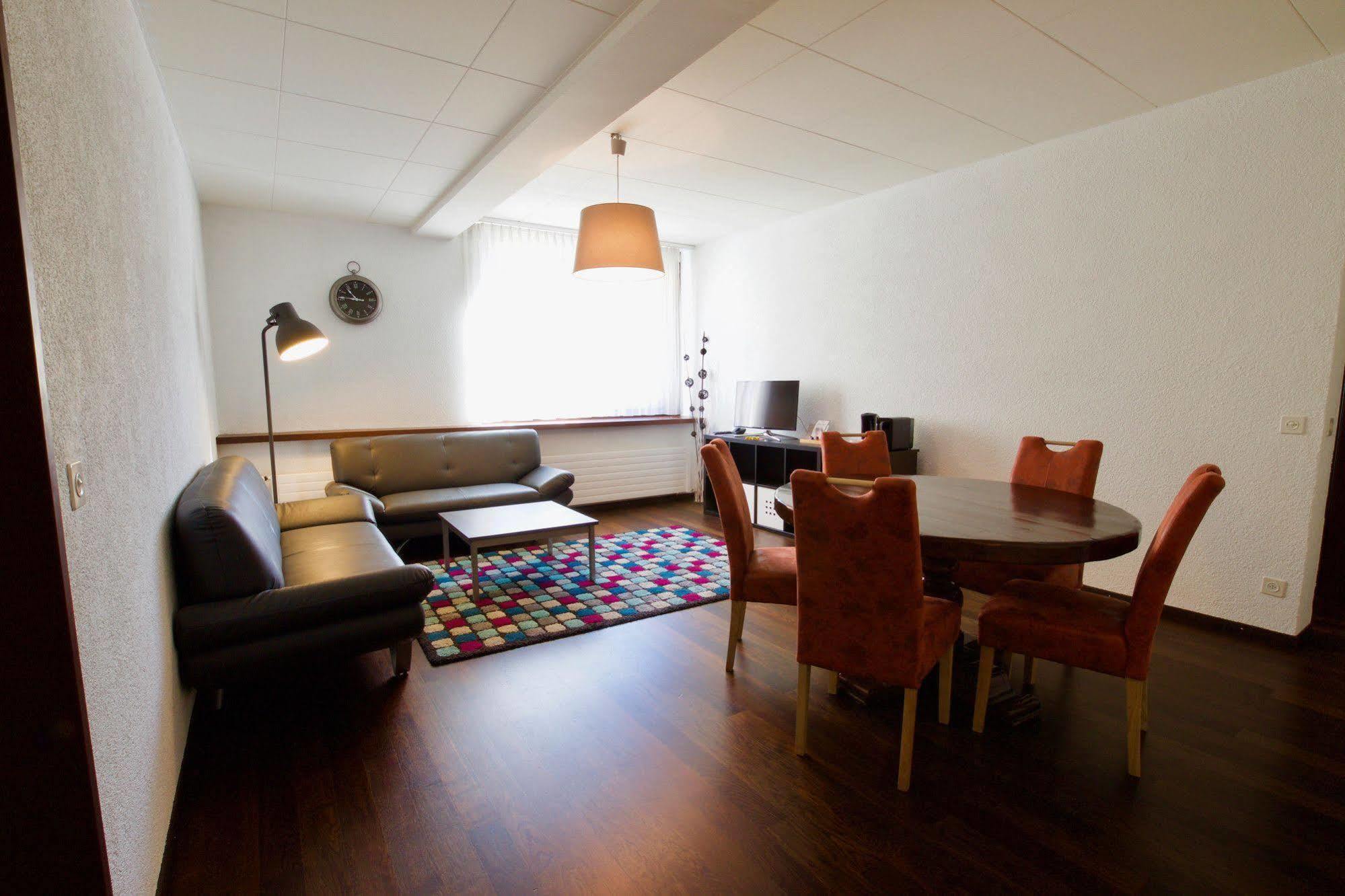 Hotel Du Rhone ซิยง ภายนอก รูปภาพ