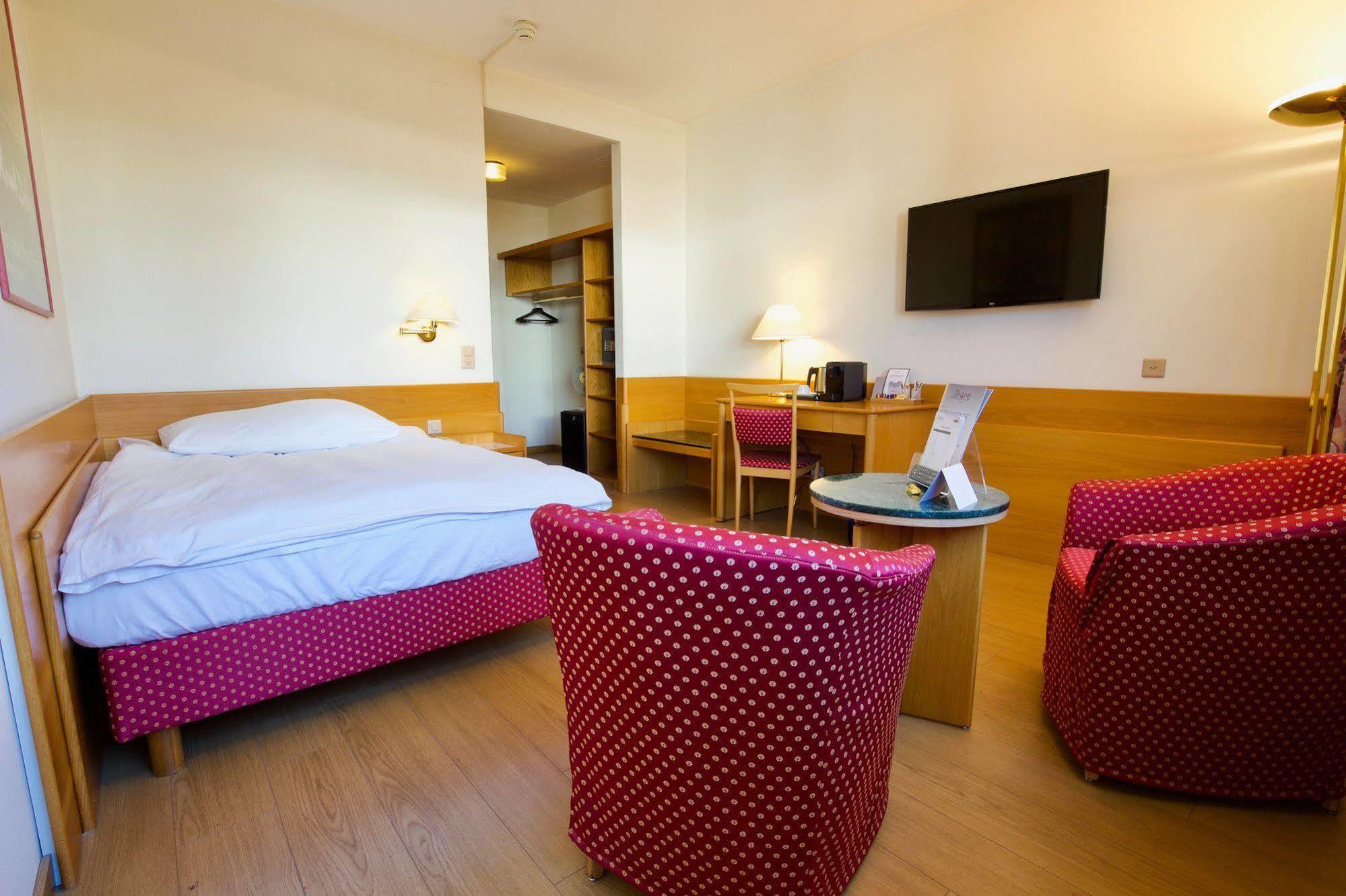 Hotel Du Rhone ซิยง ภายนอก รูปภาพ
